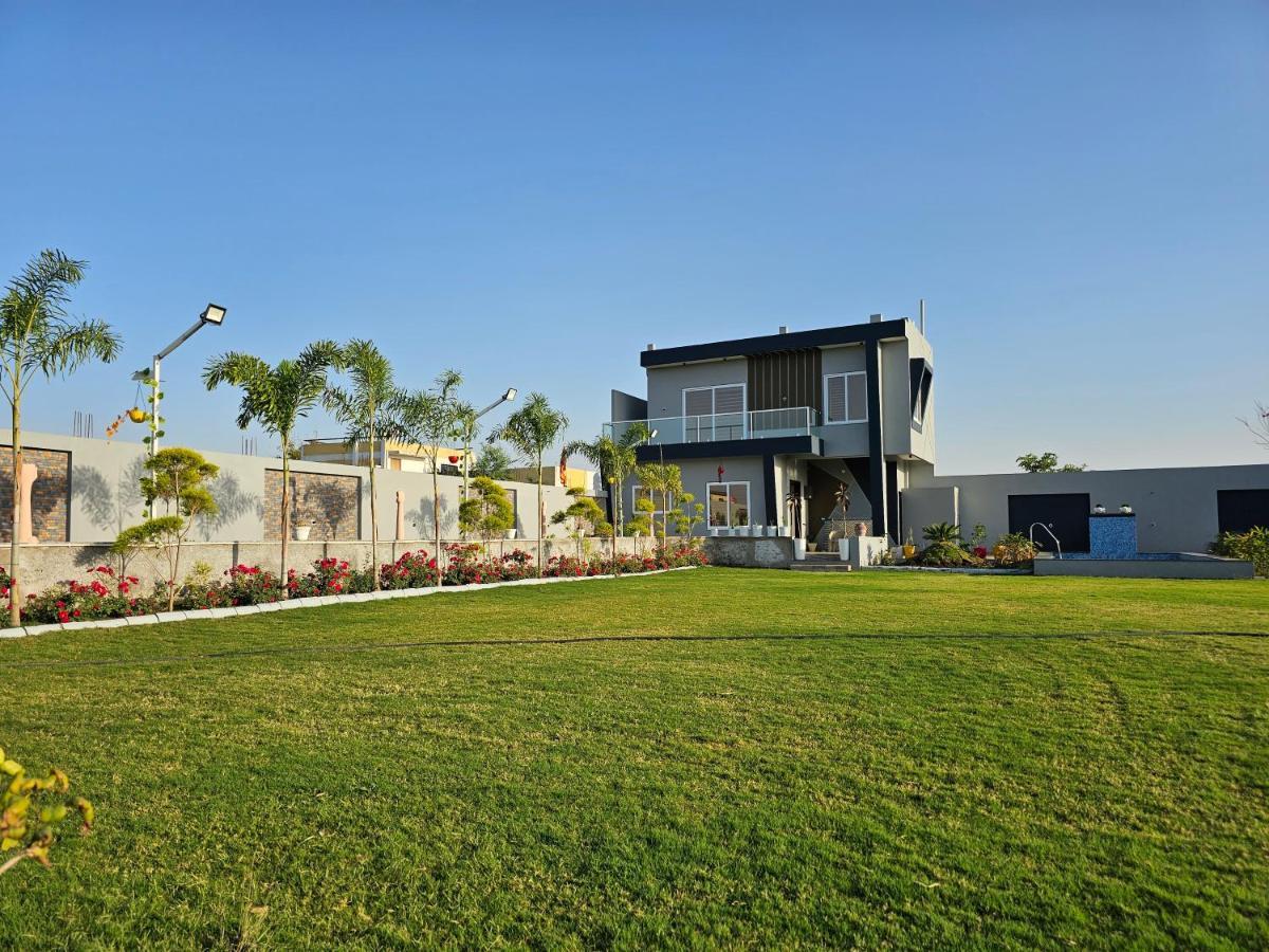 Shree Ambe Farmhouse Villa Ujjain Dış mekan fotoğraf